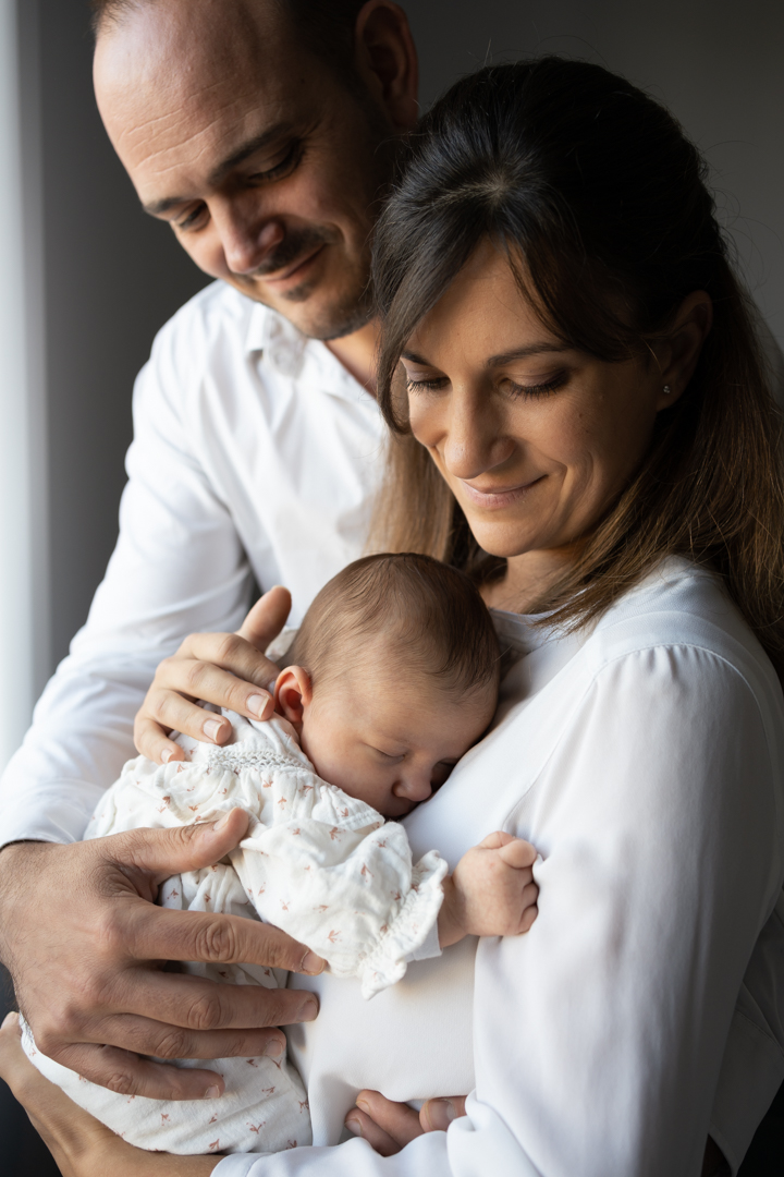 Séance nouveau-né parents à domicile Marion Ziadé