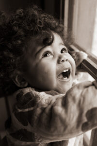 Séance photo en famille à la maison à Bordeaux