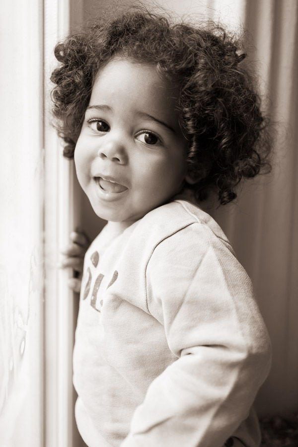 seance-photo-bebe-bordeaux-marion-ziade Portrait d'enfant en NB à Bordeaux